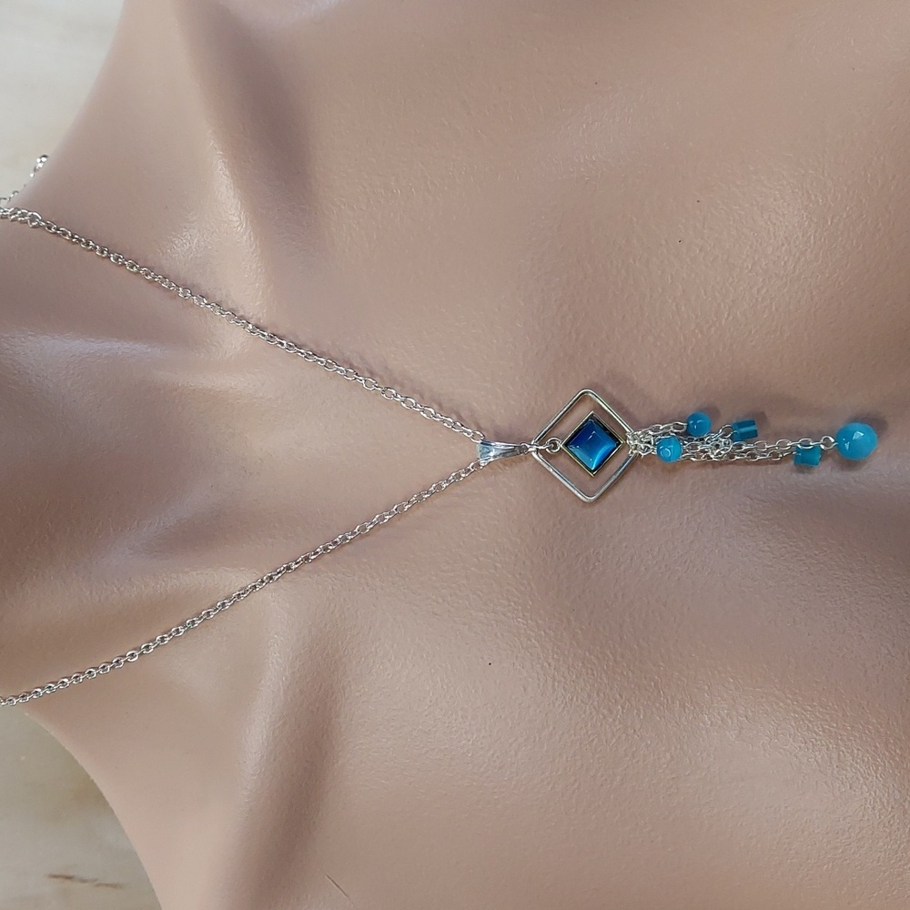 N084 Blue Cats Eye Dangle Pendant Necklace